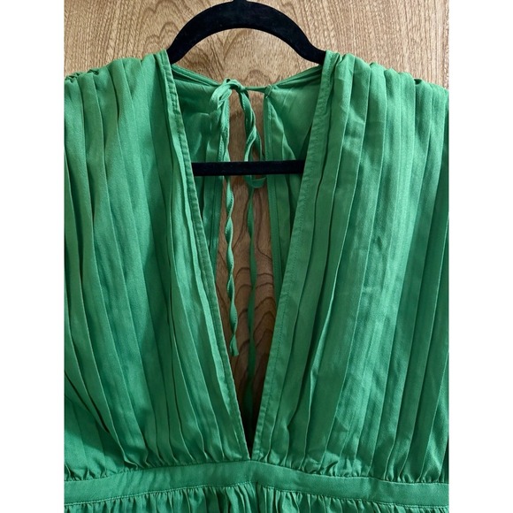 Pretty Little Thing Women Romper Playsuit Green Pleated Plunge Long Sleeve UK 12 - Picture 4 of 12